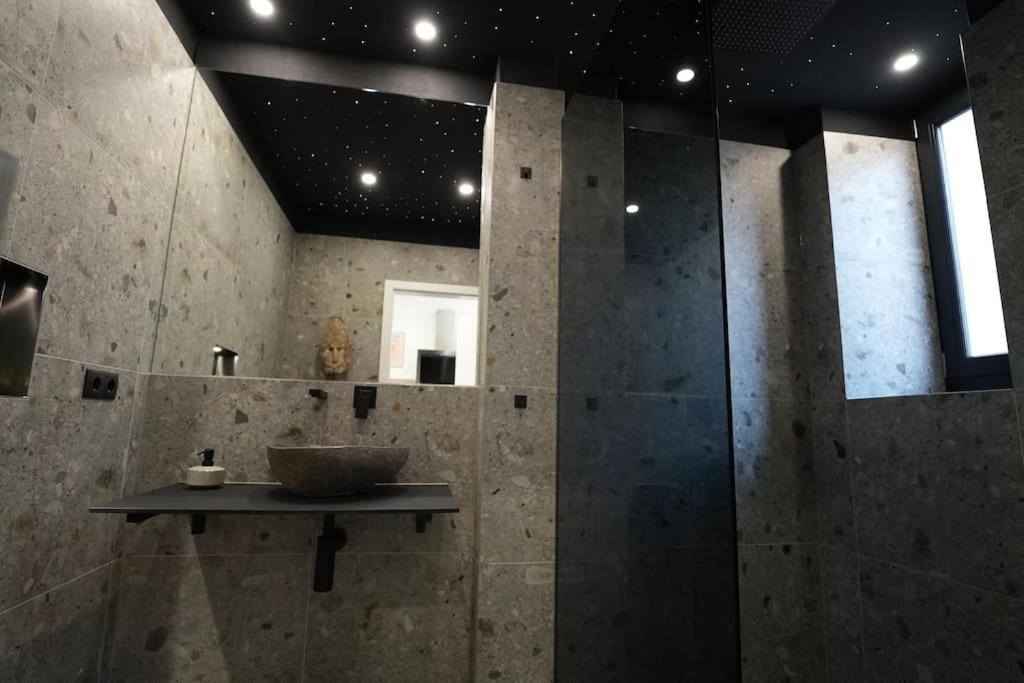 Mit Badewanne, Kamin Und Parkplatz * Graz
